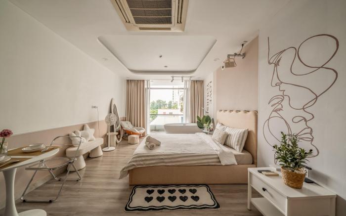 Aimee House Pham Hong Thai