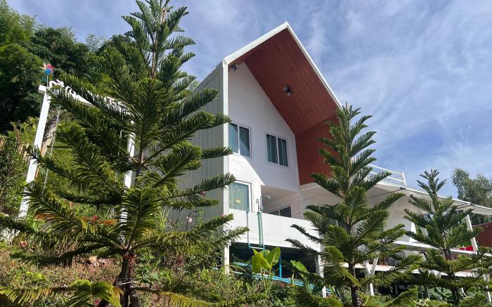 Cassandra Khaokho Resort