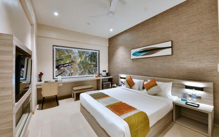 Click Hotel Pithampur