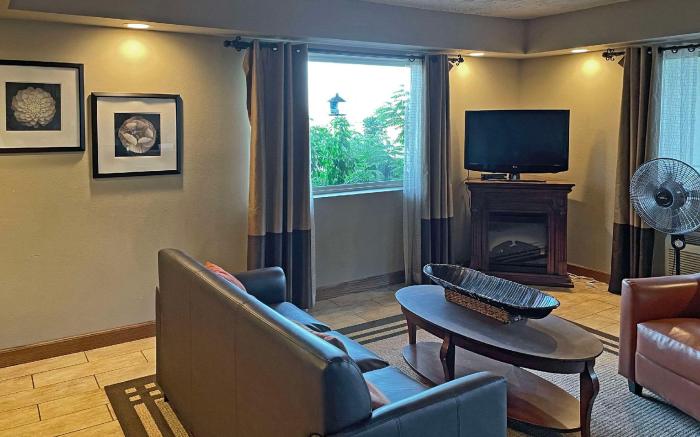 Quality Inn Clinton North