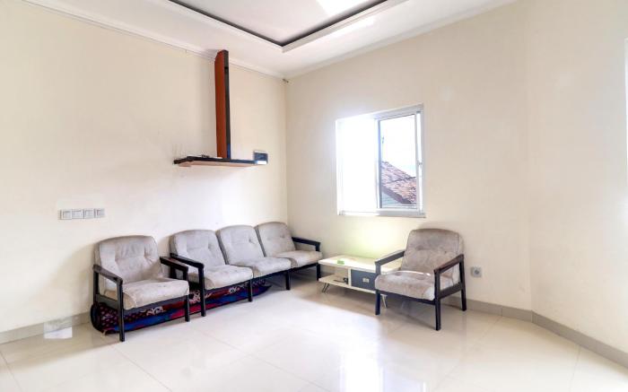 OYO Life 92707 D-akomiba Residence