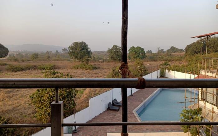 Ivy Pali Studio Rooms 2, Near Adlabs Imagica Pali