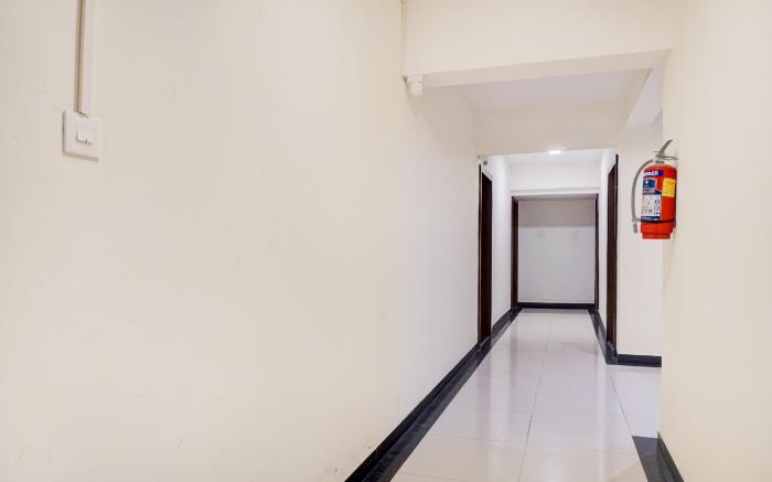 Super Collection O Mundhwa Chowk formerly Opal Suites