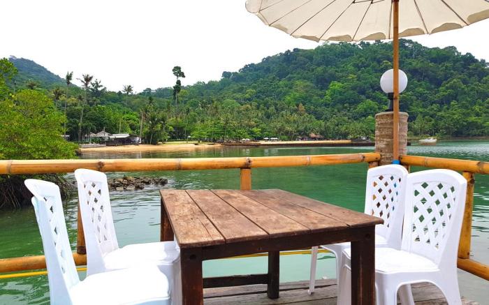 bay yard hut kohchang