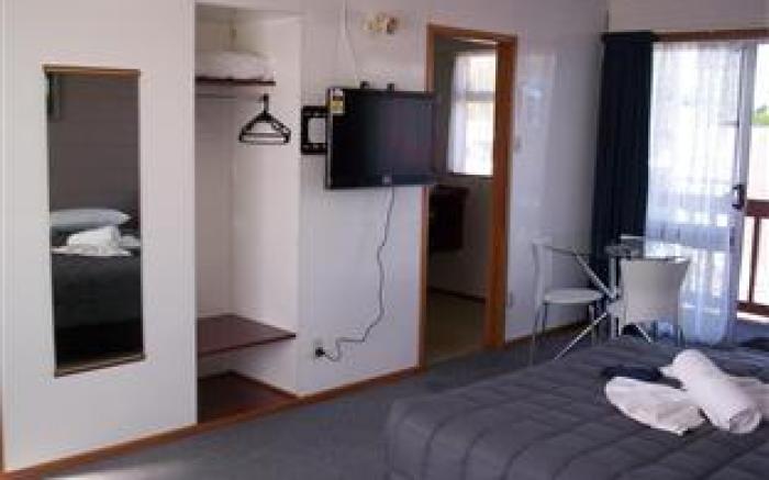 Broadway Motor Inn