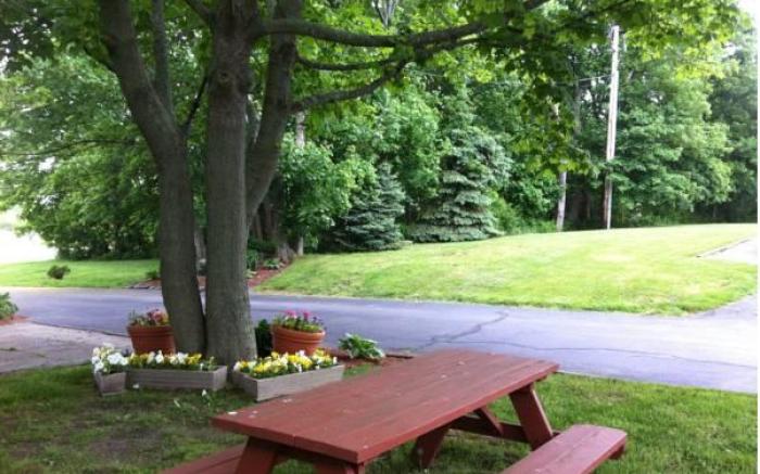 Founder's Brook Motel and Suites