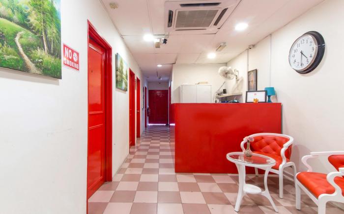 OYO 304 Zero Hour Hotel