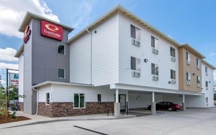 Econo Lodge Inn & Suites