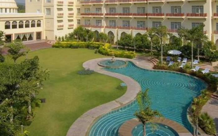 Le Méridien Jaipur Resort & Spa