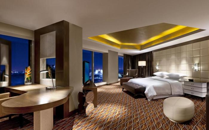 Sheraton Grand Bangalore Hotel at Brigade Gateway