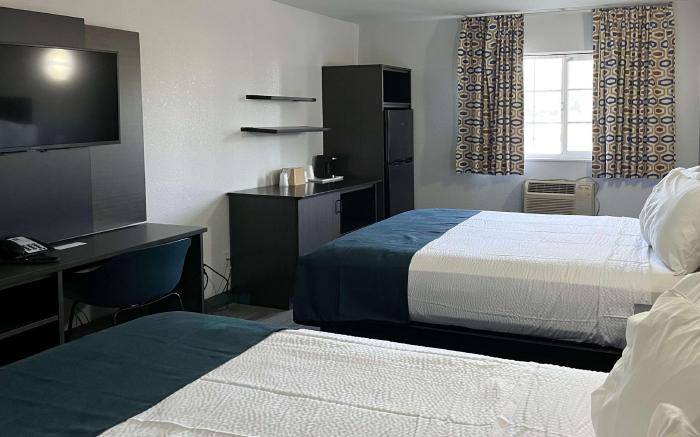 Studio 6  Suites Delano, CA
