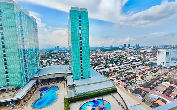 KSL 2 Bedroom (Private Lift) Level 15 @ 8-12pax