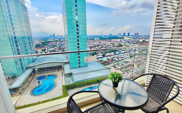 KSL 2 Bedroom (Private Lift) Level 15 @ 8-12pax