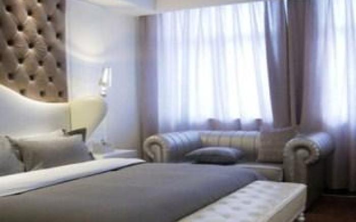 Yancheng Youth Club and Reading Hotel