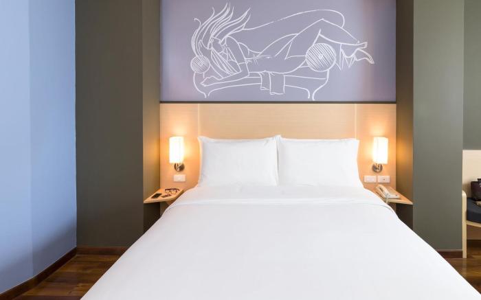 Ibis Vientiane Nam Phu Hotel