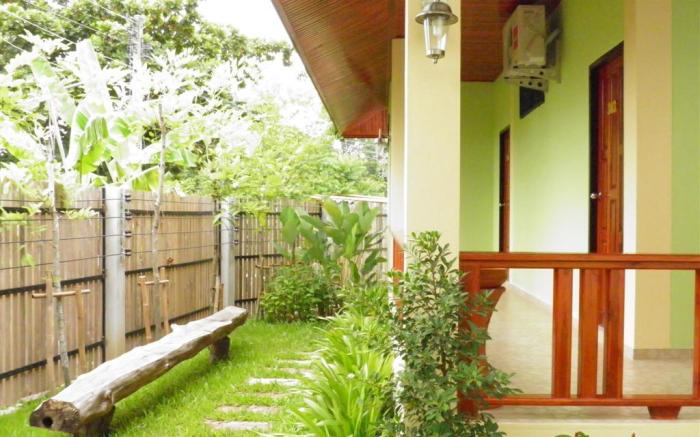 Ruen Narisra Resort
