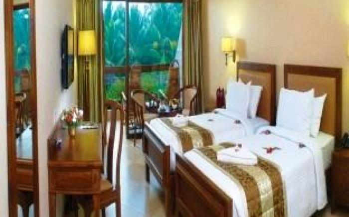 Uday Suites - The Garden Hotel