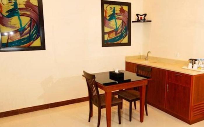 Meral Crown Hotel