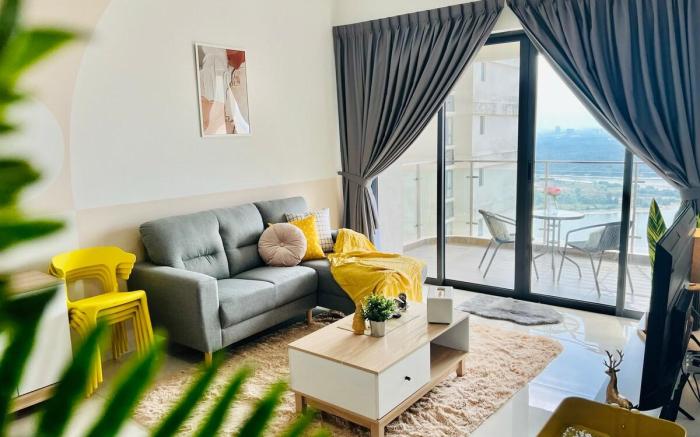Royal Seaview Hideaway 3BR @ DangaBay 8-10pax
