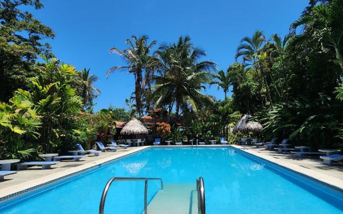 Atlantida Lodge