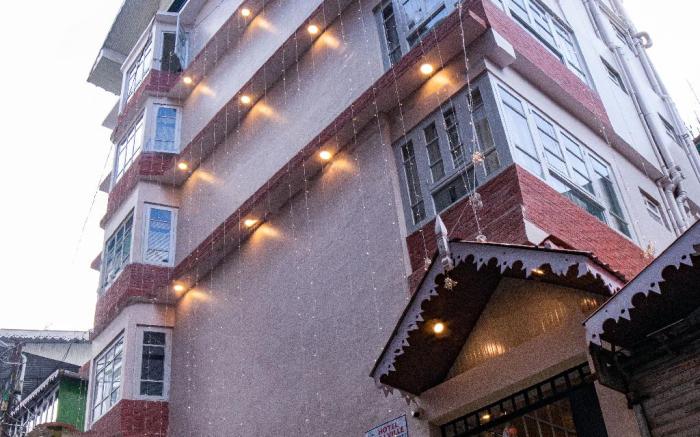 Hotel Raj Ville