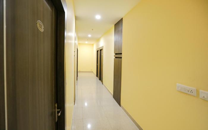 FabExpress Trijal Inn