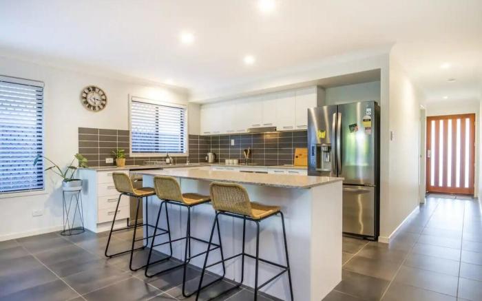 Charming 3BR House in the Heart of Dakabin