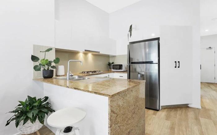 Luxurious 2BR Abode in Superb Location!