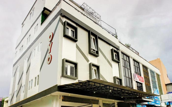 Super OYO 93064 Alhesa Residence