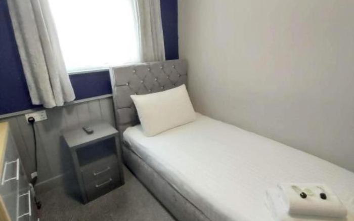 OYO Ivy Hotel