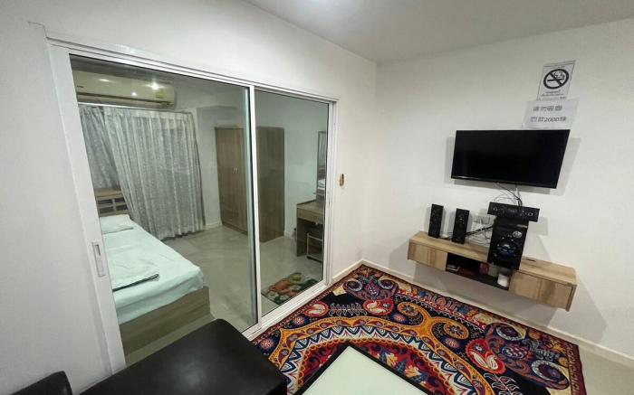 Room near skytrain and subway @Satorn
