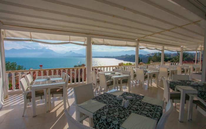 Bacchus Pension
