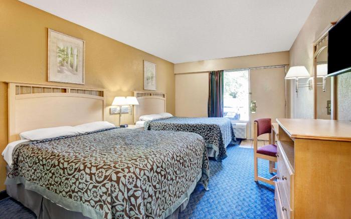 Days Inn by Wyndham Louisville Airport Fair and Expo Center