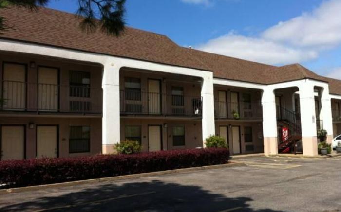 Deluxe Inn