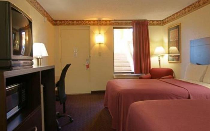 Econo Lodge Research Triangle Park