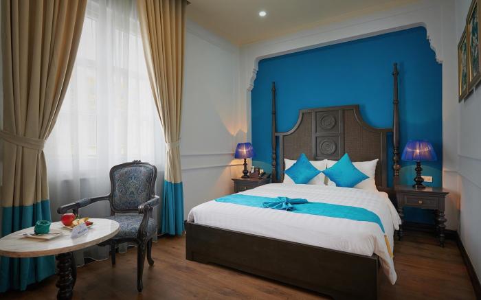 Manoir Des Arts Hotel