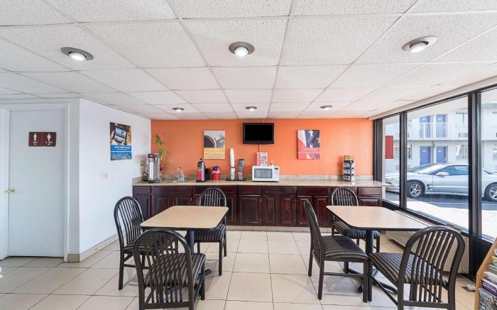 Motel 6 San Antonio, TX - I-10 West