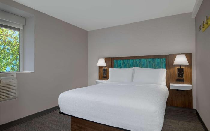 Hampton Inn & Suites by Hilton Toronto Downtown
