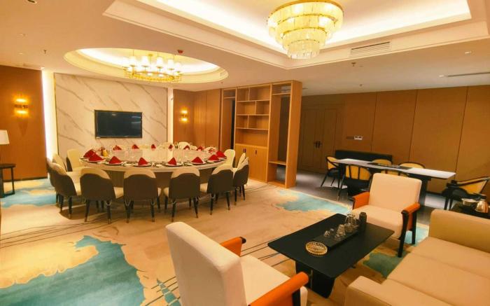 LC International Hotel Yangon