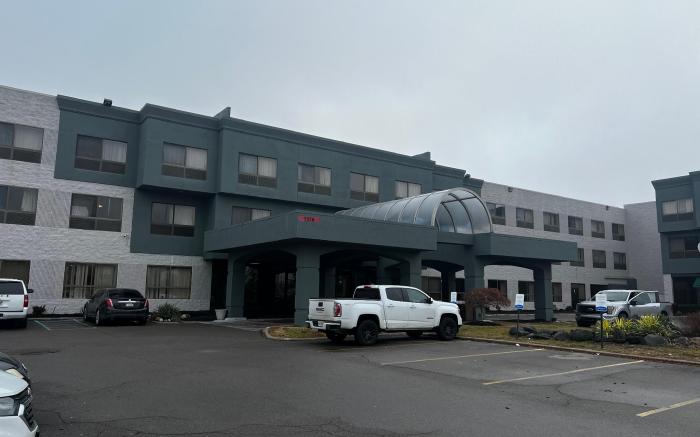 American Inn & Suites