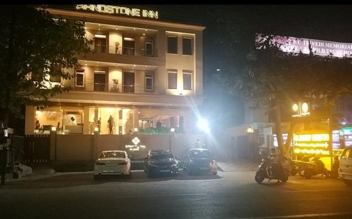 Sandstone Inn 