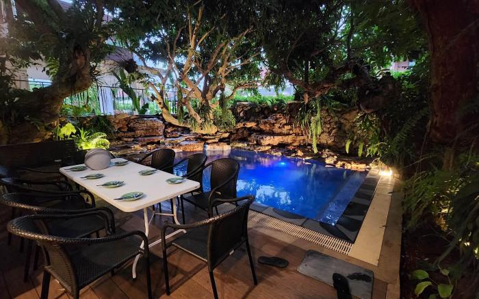 Luxury Pool Villa 2 Bedroom 2 Jacuzzis  Pool Table