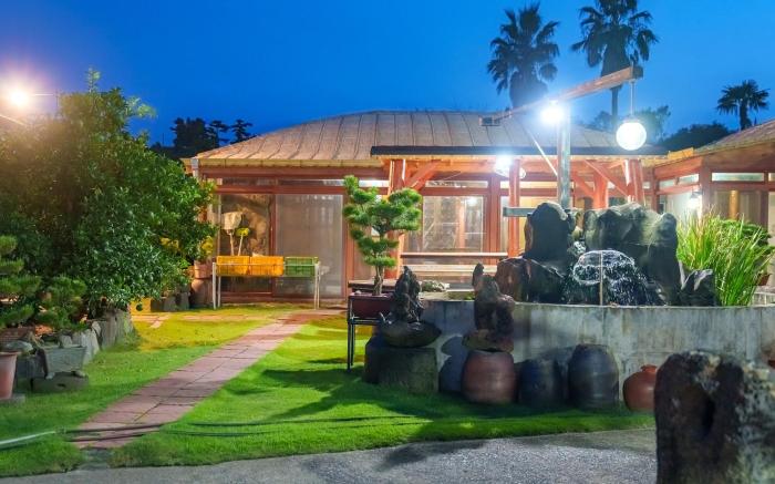 Jeju Jeonwonsaenghwal Diorem Pension