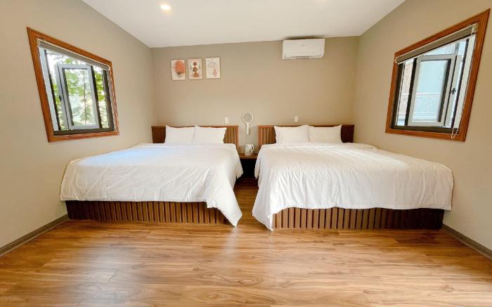 Deluxe Room with Mountain View