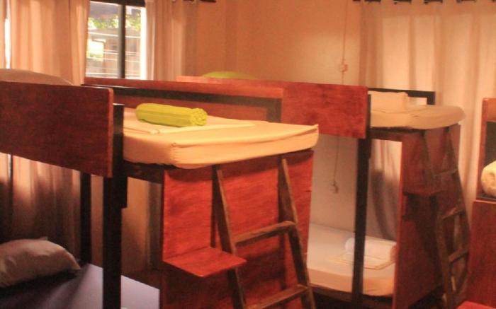 Laguno Bed And Breakfast Hostel