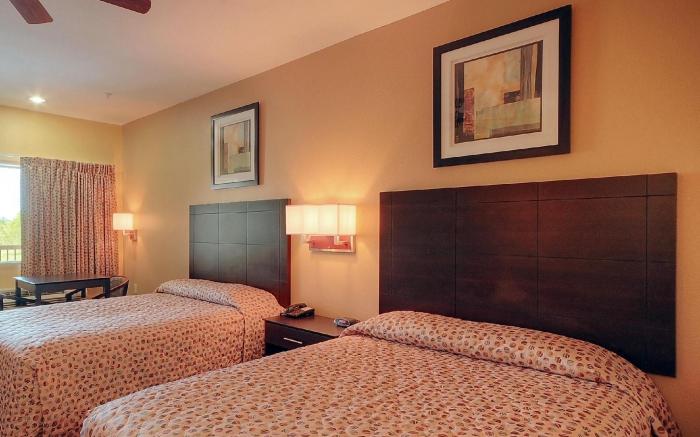 Days Inn by Wyndham Baytown East