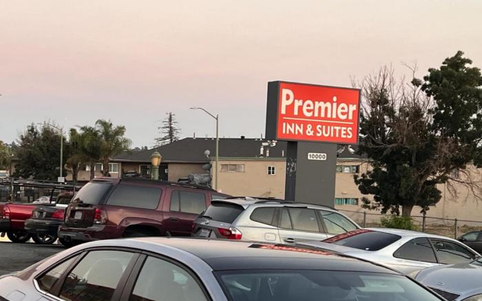 Premier Inn & Suites