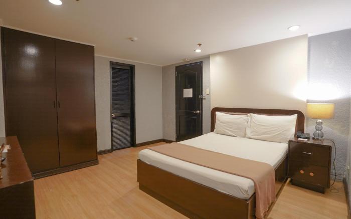 Arzo Hotel Manila
