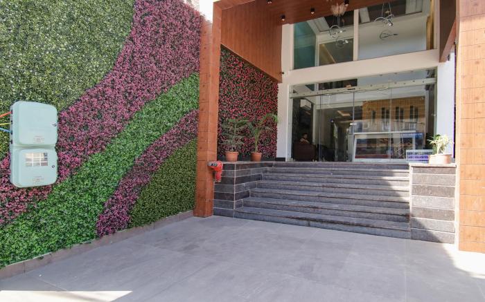 FabHotel Prism Grand