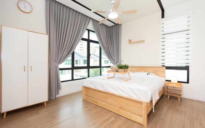 Muji Style 5BR Ferringhi Beach House 15Pax